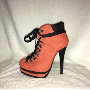 XHILARATION KEAVA HIGH HEEL HIKER